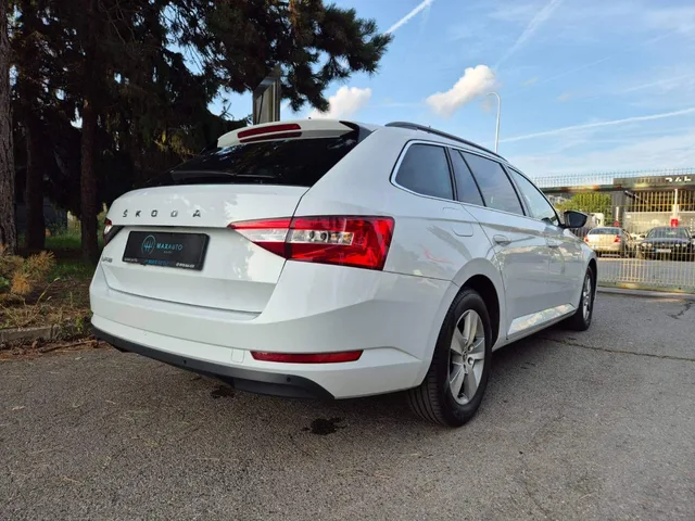 Škoda Superb Combi 2.0 TDI SCR Style DSG – fotografia 4 z 15