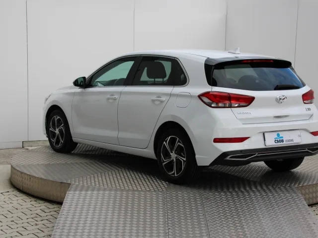 Hyundai i30 Family 1.6 CRDi – fotografia 3 z 15