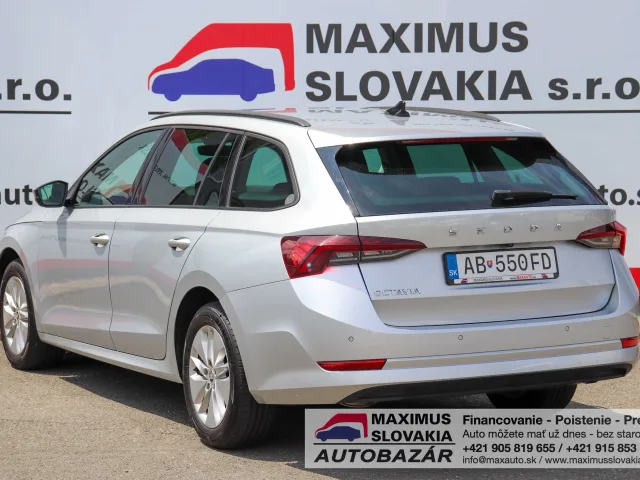 Škoda Octavia Combi 2.0 TDI Ambition DSG – fotografia 5 z 15