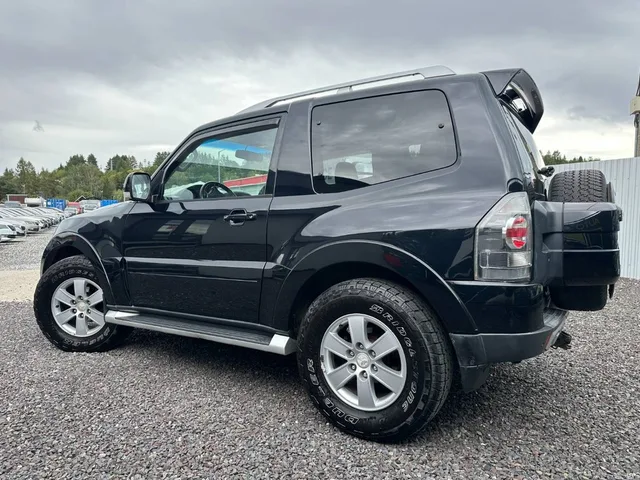 Mitsubishi Pajero 3.2 DI-D – fotografia 6 z 15