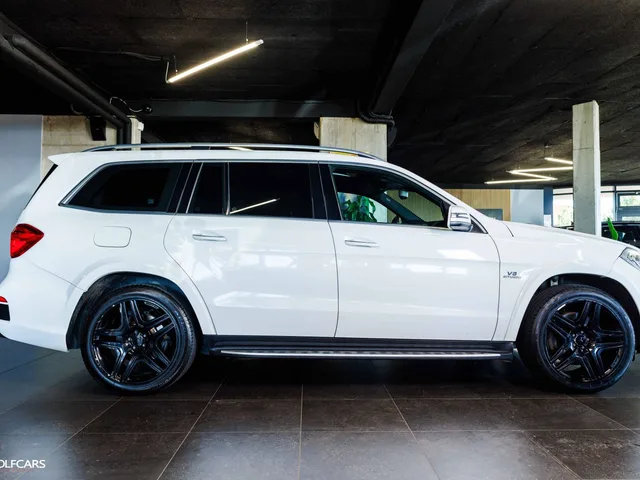 Mercedes-Benz GL 500 4MATIC – fotografia 6 z 15