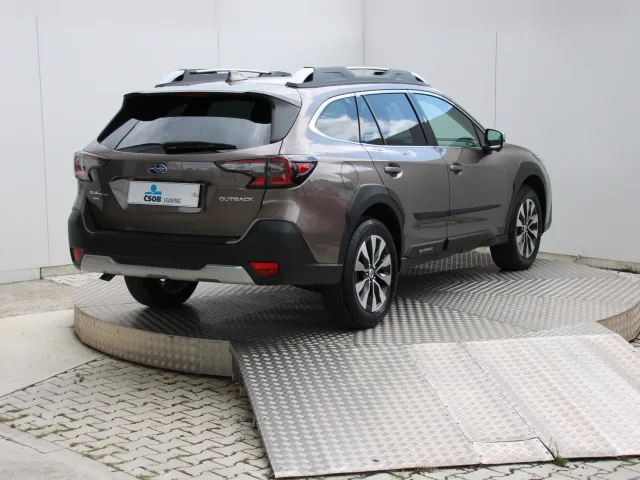 Subaru Outback 2.5i 124 kW A/T 4x4 – fotografia 5 z 15