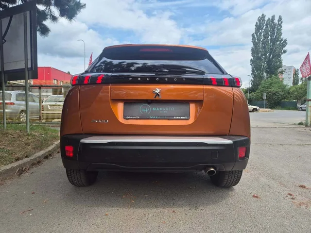 Peugeot 2008 1.5 BlueHDi 130 Allure EAT8 – fotografia 6 z 15