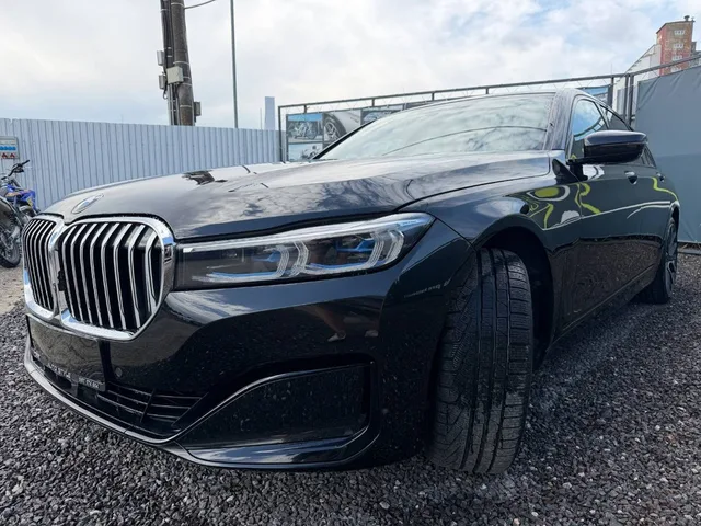 BMW 740d xDrive – fotografia 5 z 15