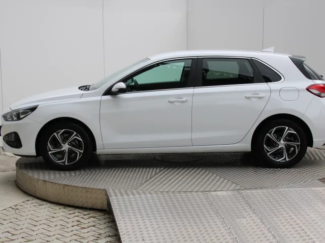 Hyundai i30 1.6 CRDi 85 kW – fotografia 2 z 15