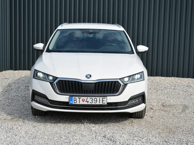 Škoda Octavia Combi 2.0 TDI DSG Style – fotografia 6 z 15