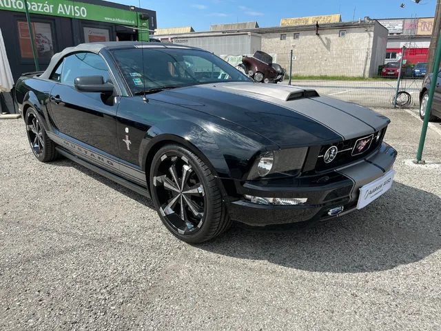 Ford Mustang 4.0 V6 Cabrio – fotografia 5 z 15