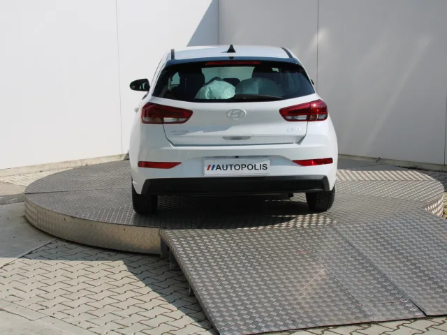 Hyundai i30 Comfort 1,5 DPi – fotografia 4 z 15