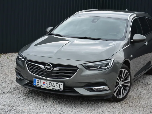 Opel Insignia ST 2.0 4x4 Innovation – fotografia 2 z 15