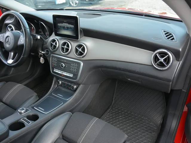 Mercedes-Benz CLA Shooting Brake 200 CDI Automat – fotografia 6 z 15