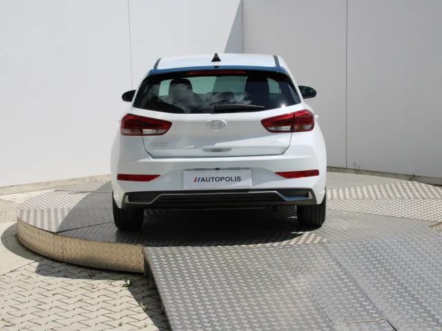 Hyundai i30 Family 1,5 DPi – fotografia 4 z 15