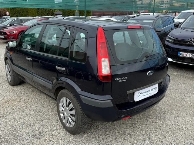 Ford Fusion 1.6 TDCi Comfort – fotografia 6 z 15