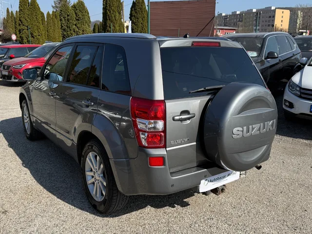 Suzuki Grand Vitara 1.9 DDiS JLX-A – fotografia 6 z 15
