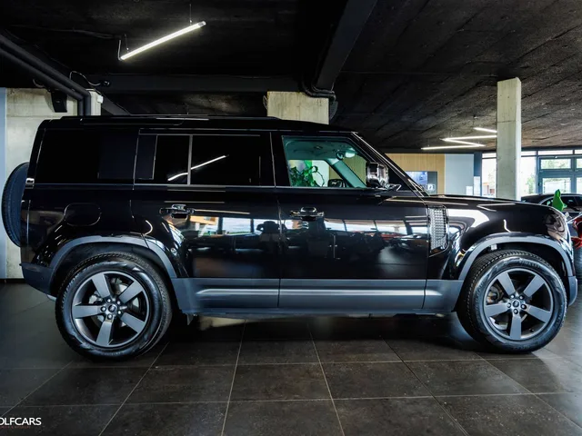 Land Rover Defender 110 3.0D D200 mHEV A/T AWD – fotografia 6 z 15