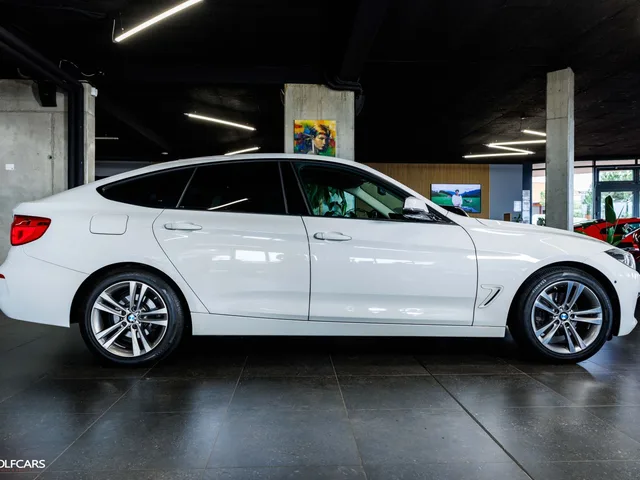 BMW 320d GT xDrive – fotografia 6 z 15