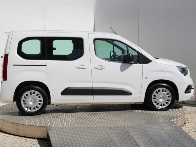 Opel Combo Life 1.2 T 81 kW – fotografia 6 z 15