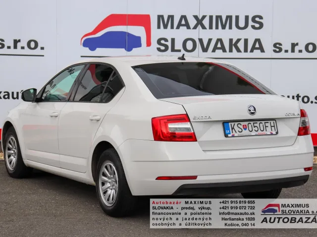 Škoda Octavia 1.6 TDI Ambition – fotografia 5 z 15