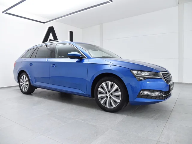 Škoda Superb Combi 2.0 TSI Style DSG – fotografia 6 z 15