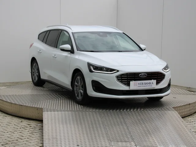 Ford Focus Combi 1.5 EcoBlue Titanium – fotografia 3 z 15