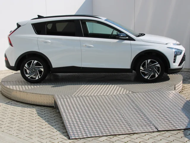 Hyundai Bayon Play 1,2 MPi – fotografia 6 z 15