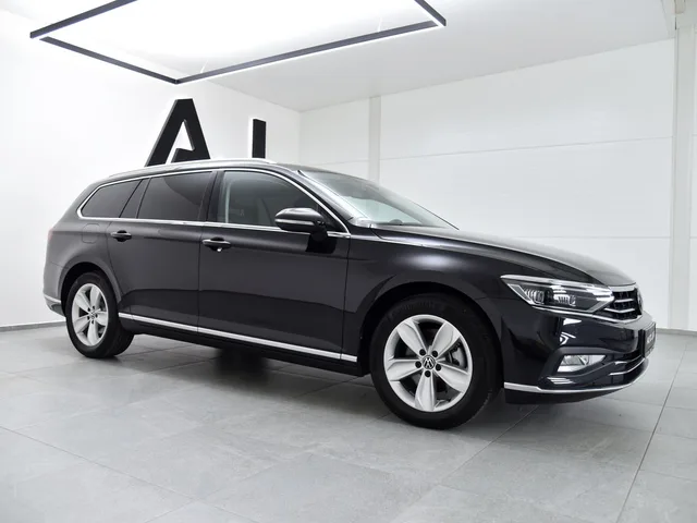 Volkswagen Passat Variant 2.0 TDI Elegance DSG – fotografia 5 z 15