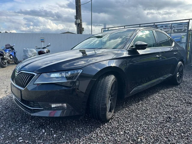 Škoda Superb 1.6 TDI Ambition – fotografia 5 z 15