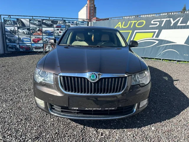 Škoda Superb 2.0 TDI Elegance – fotografia 3 z 15