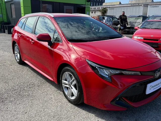 Toyota Corolla Combi 1.8 Hybrid – 3. fotó (összesen 15)