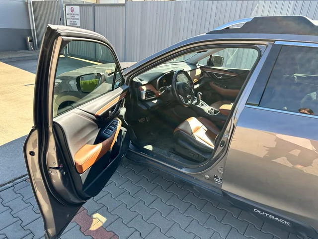 SUBARU OUTBACK 2,5i CVT Premium – fotografia 4 z 11