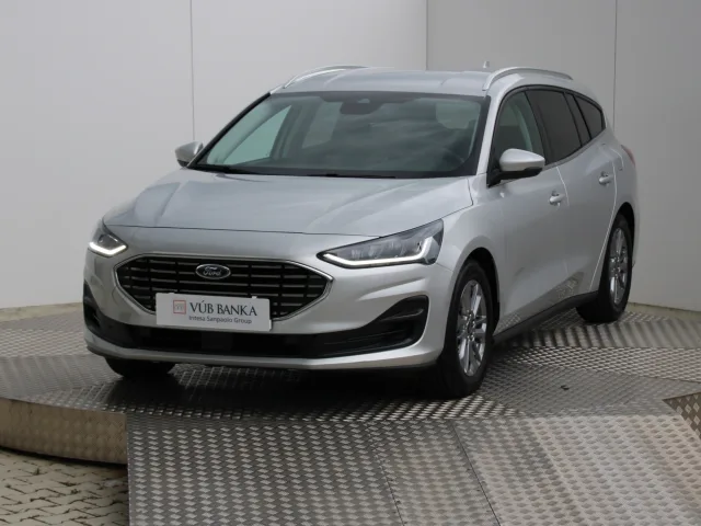 Ford Focus Combi 1.5 EcoBlue Titanium – fotografia 4 z 15