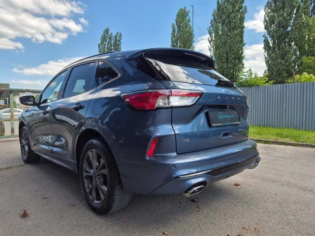 Ford Kuga 2.0 TDCi EcoBlue 120k ST-Line A/T AWD – fotografia 4 z 15