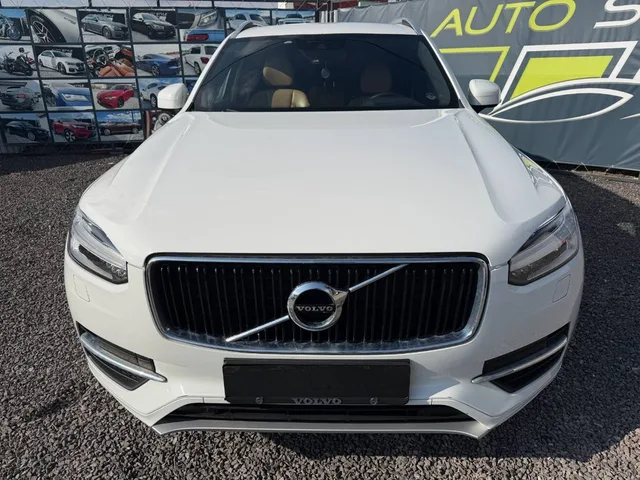 Volvo XC90 D5 AWD Momentum – fotografia 4 z 15