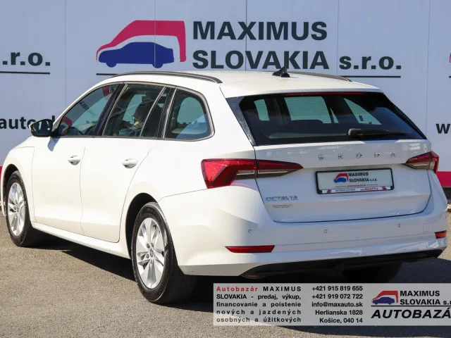 Škoda Octavia Combi 2.0 TDI Ambition DSG – fotografia 5 z 15