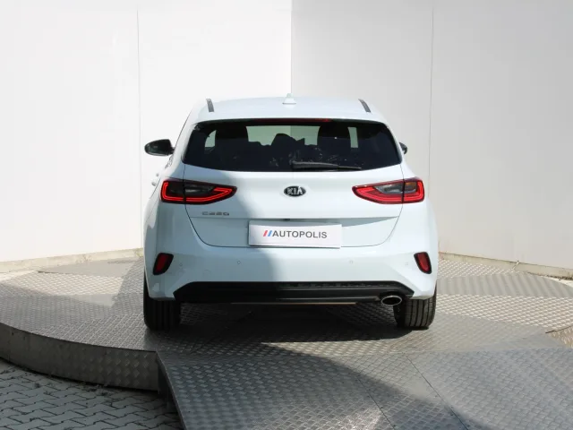 Kia Ceed 1.5 T-GDi Gold – fotografia 4 z 15