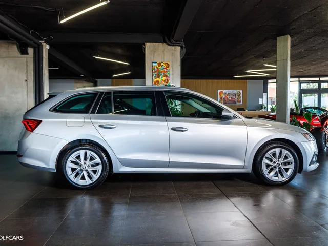 Škoda Octavia Combi Style 2.0 TDI DSG 110 kW – fotografia 6 z 15