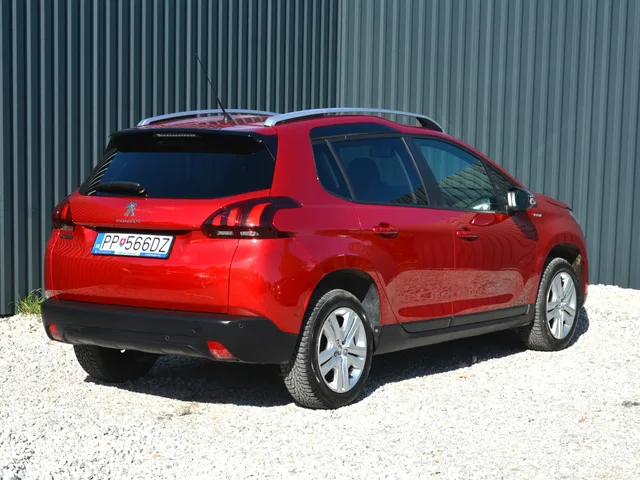 Peugeot 2008 1.2 PureTech Style – fotografia 5 z 15