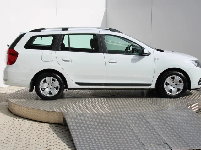Dacia Logan 1,0i 54kW – fotografia 6 z 15