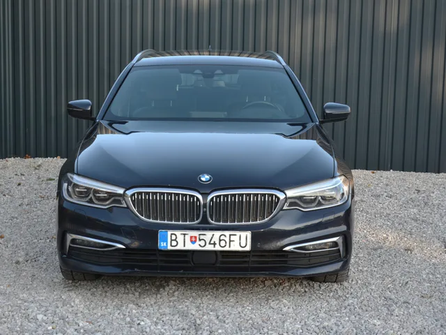 BMW 5 Series Touring 540d xDrive – fotografia 4 z 15