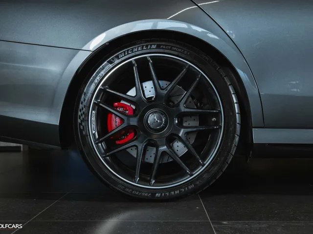 Mercedes-Benz E 63 S 4MATIC+ Kombi – fotografia 5 z 15