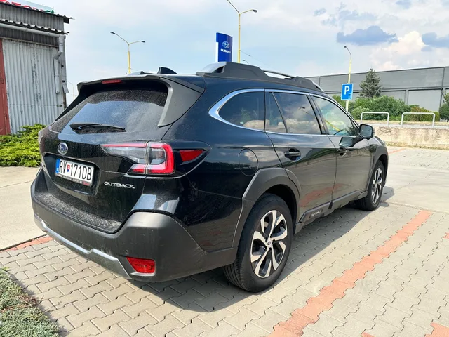 SUBARU OUTBACK 2,5i CVT Premium – fotografia 3 z 12