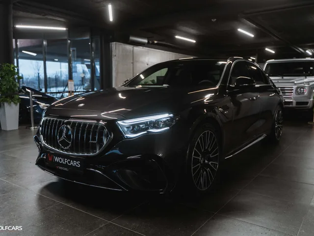 Mercedes-Benz E53 AMG Hybrid 4Matic+ – fotografia 3 z 15