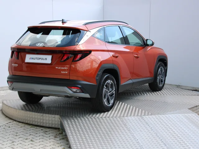 Hyundai Tucson Family 1.6 T-GDi HEV 158 kW A/T – fotografia 5 z 15