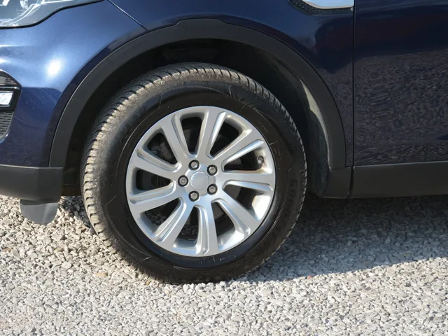 Land Rover Discovery Sport 2.0 4x4 Automat – fotografia 4 z 15