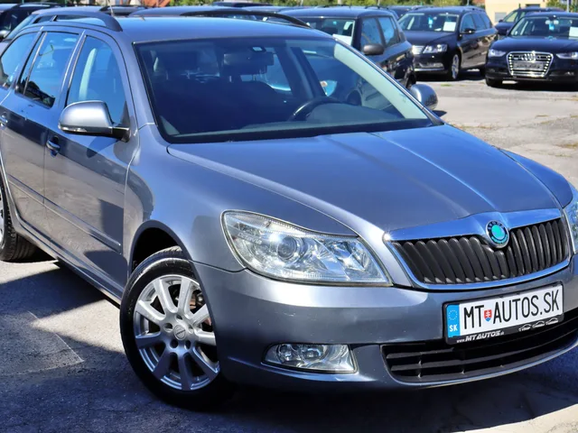 Škoda Octavia 1.6 TDI Ambition – fotografia 6 z 15