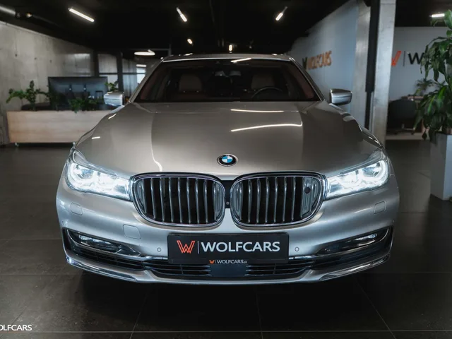 BMW 750Li xDrive Individual – fotografia 2 z 15