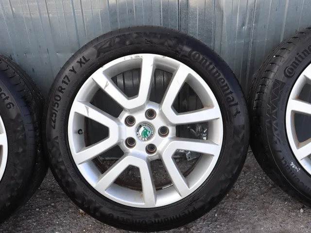 Škoda Yeti – AL disky + pneu 225/50 R17 – fotografia 4 z 12