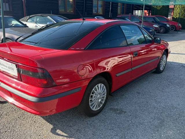 Opel Calibra 2.0 Automat – fotografia 4 z 15