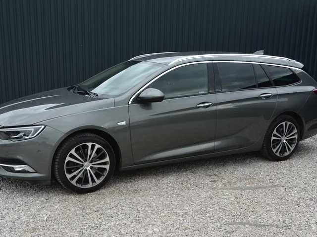 Opel Insignia ST 2.0 4x4 Innovation – fotografia 3 z 15