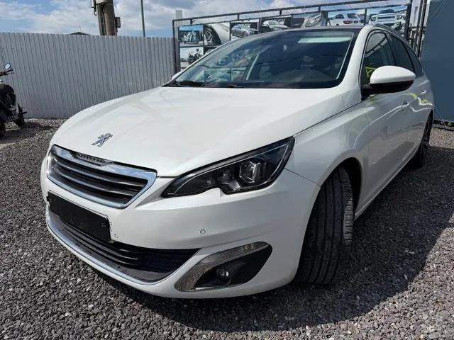 Peugeot 308 SW 2.0 BlueHDi Allure – fotografia 6 z 15