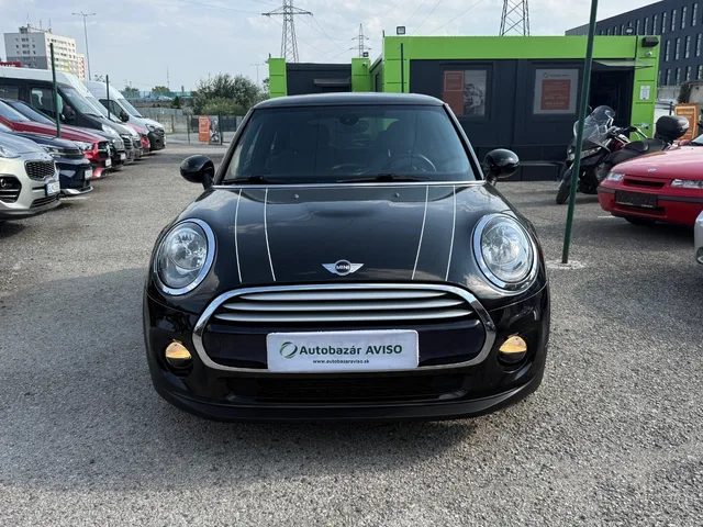 Mini Cooper 1.5 – fotografia 2 z 15